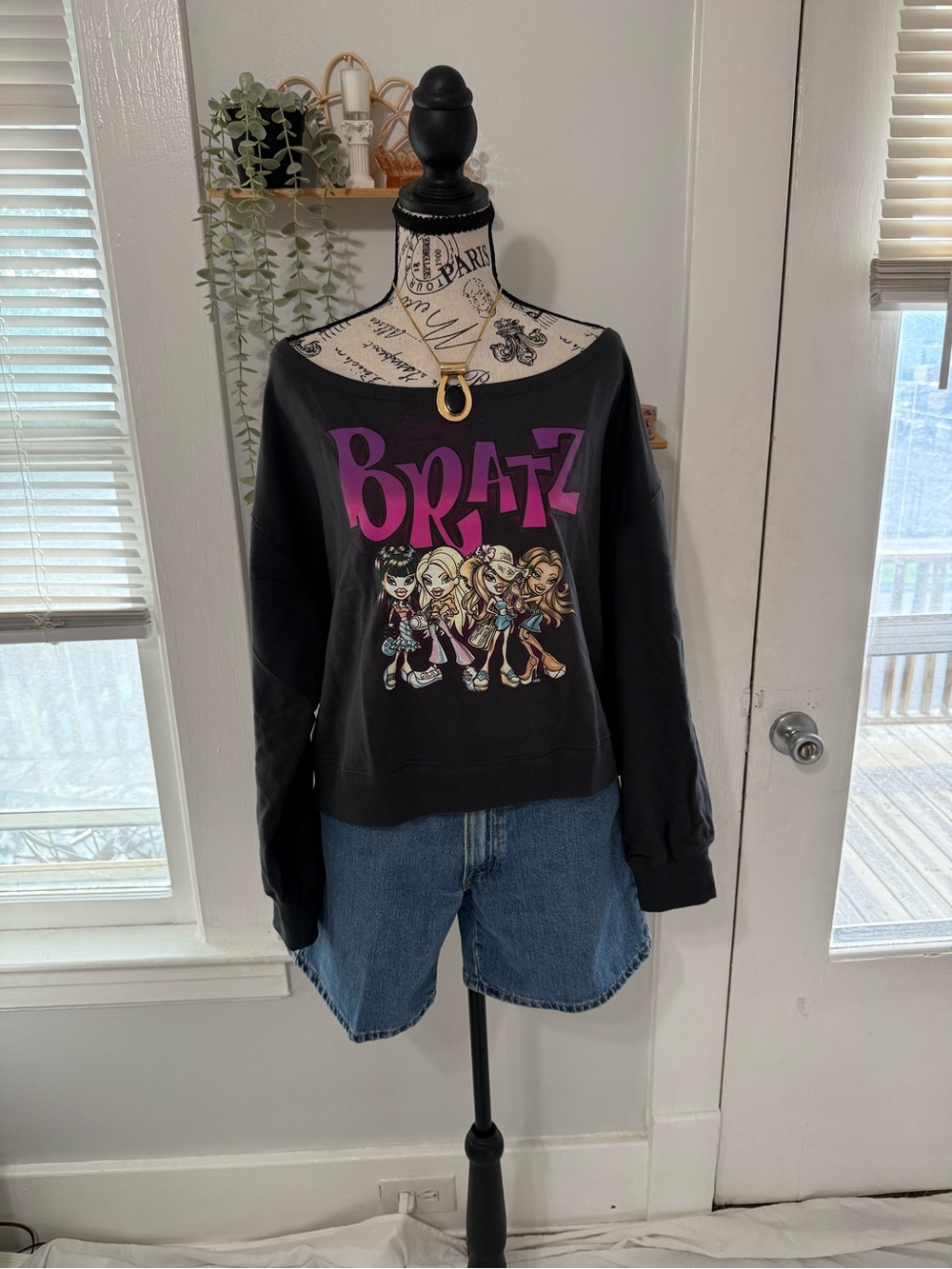 Bratz Graphic Scoop-Neck Sweater
